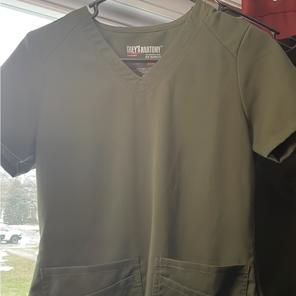 Greys anatomy scrubs too and bottom size XS - Picture 2 of 2